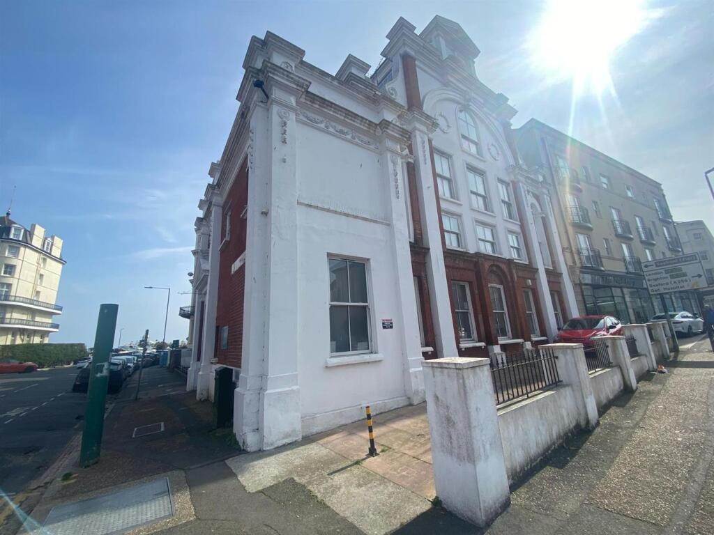 2 bed 1st Floor Flat for rent in Eastbourne. From Abbott & Abbott - Bexhill on Sea