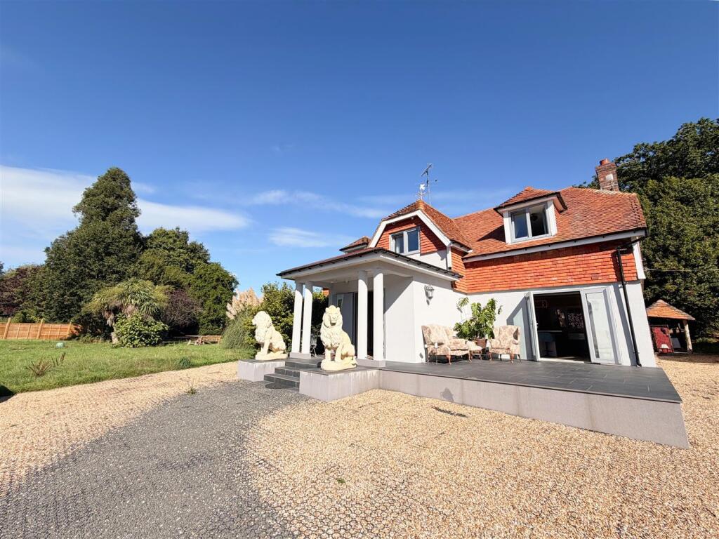 4 bed Detached for rent in Lunsford's Cross. From Abbott & Abbott - Bexhill on Sea