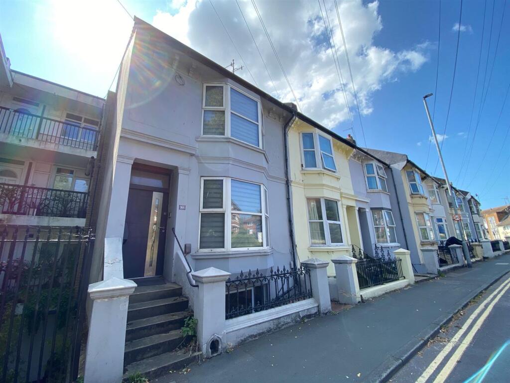 1 bed 1st Floor Flat for rent in Ovingdean. From Abbott & Abbott - Bexhill on Sea 1 bed 1st Floor Flat for rent in Ovingdean. From Abbott & Abbott - Bexhill on Sea