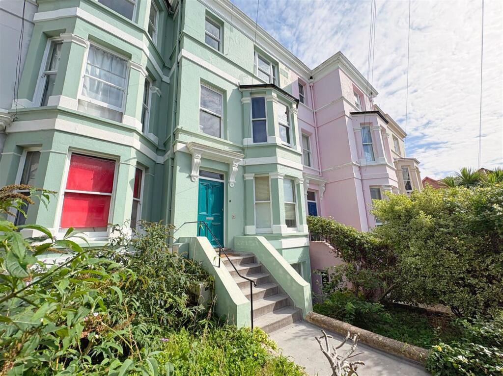 2 bed 1st Floor Flat for rent in Hastings. From Abbott & Abbott - Bexhill on Sea