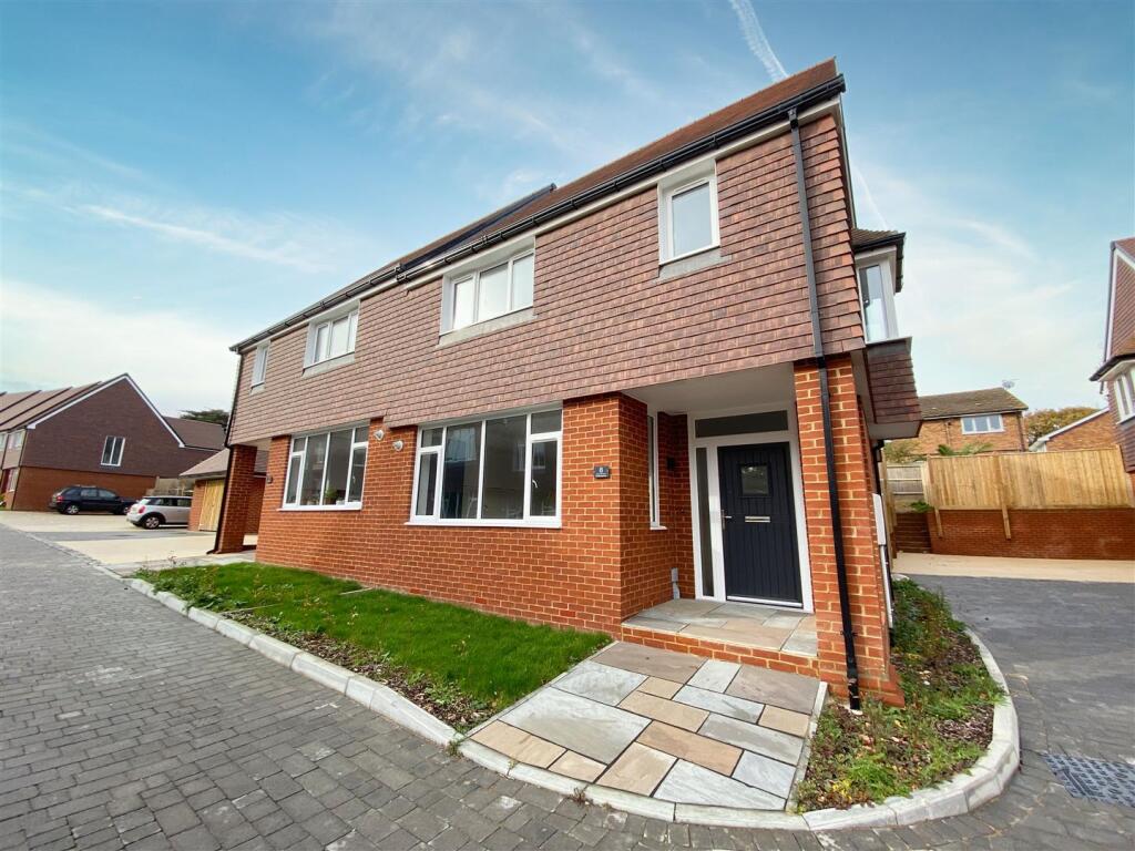3 bed Semi Detached for rent in Hastings. From Abbott & Abbott - Bexhill on Sea 3 bed Semi Detached for rent in Hastings. From Abbott & Abbott - Bexhill on Sea