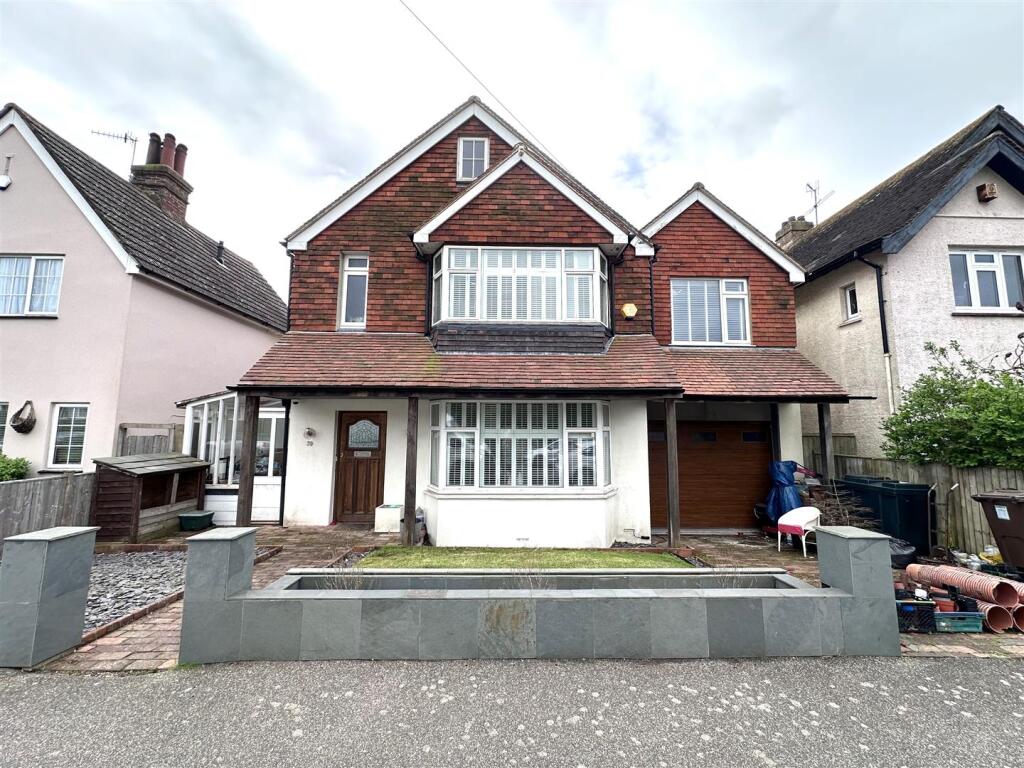 4 bed Detached for rent in Lunsford's Cross. From Abbott & Abbott - Bexhill on Sea 4 bed Detached for rent in Lunsford's Cross. From Abbott & Abbott - Bexhill on Sea