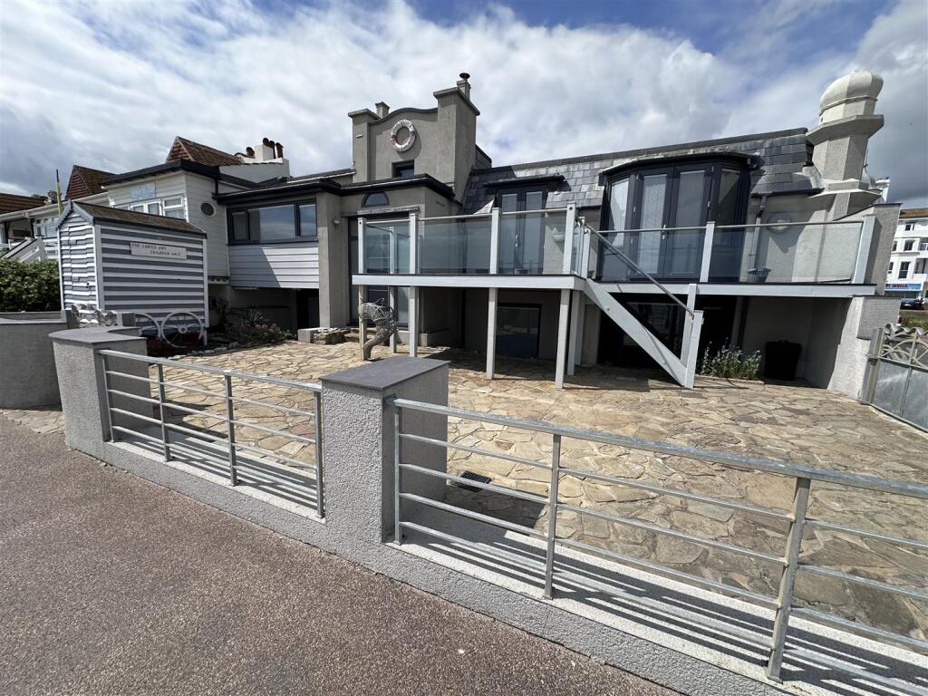 1 bed 1st Floor Flat for rent in Bexhill. From Abbott & Abbott - Bexhill on Sea