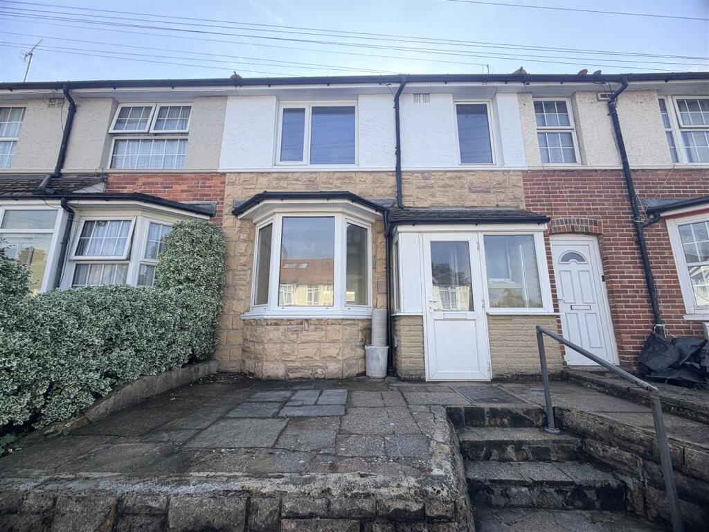 3 bed Detached for rent in Hastings. From Abbott & Abbott - Bexhill on Sea 3 bed Detached for rent in Hastings. From Abbott & Abbott - Bexhill on Sea
