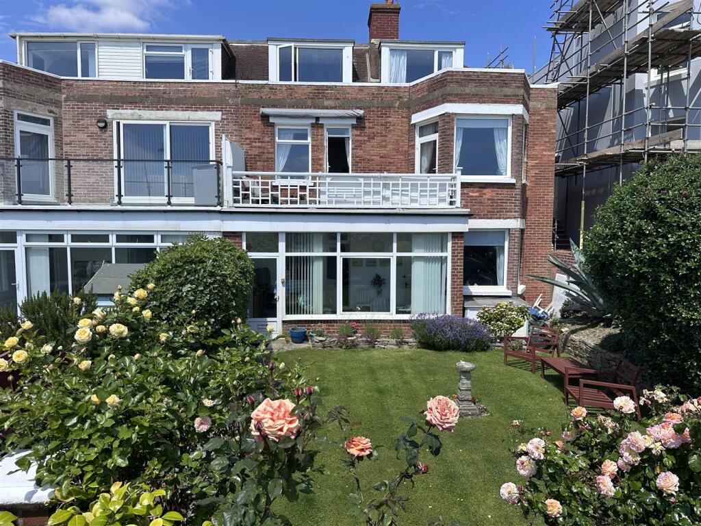 2 bed 1st Floor Flat for rent in Lunsford's Cross. From Abbott & Abbott - Bexhill on Sea
