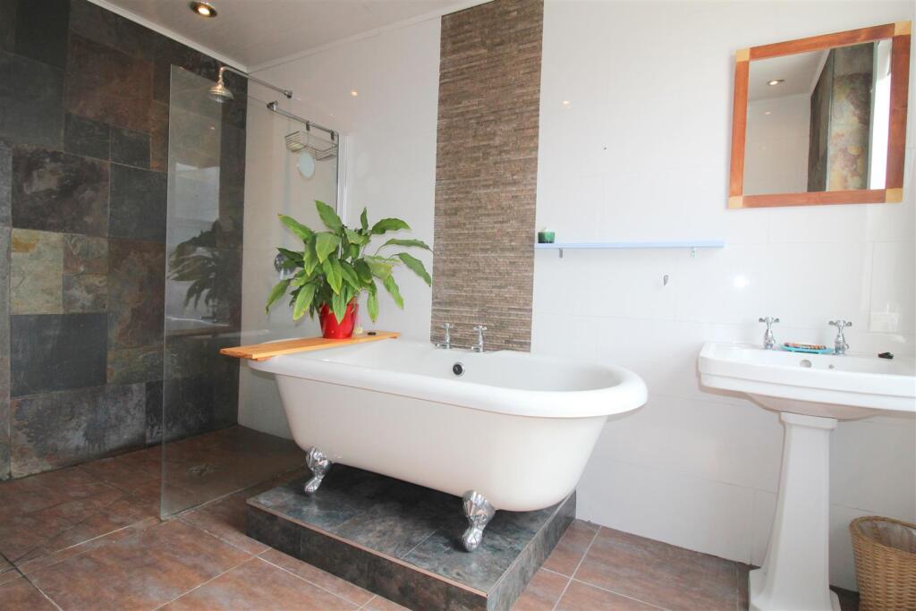 3 bed Mid Terraced House for rent in Lytham St Anne's. From County Estate Agents Ltd - Lytham Saint Annes