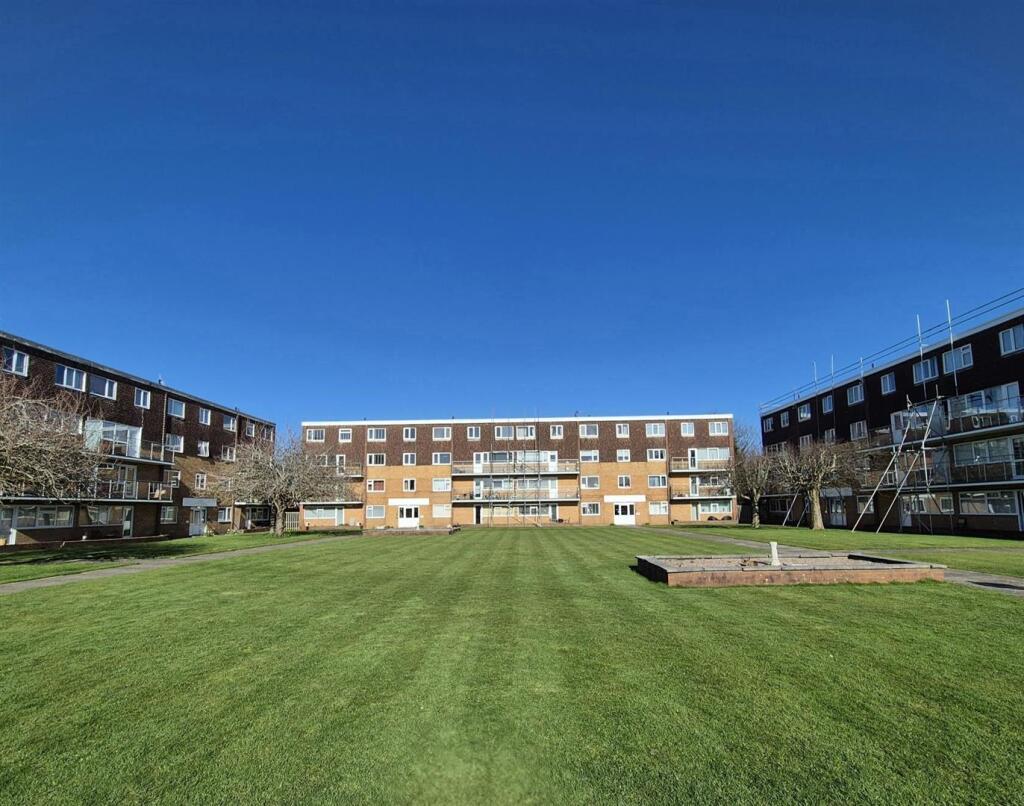 3 bed 1st Floor Flat for rent in Lytham St Anne's. From County Estate Agents Ltd - Lytham Saint Annes
