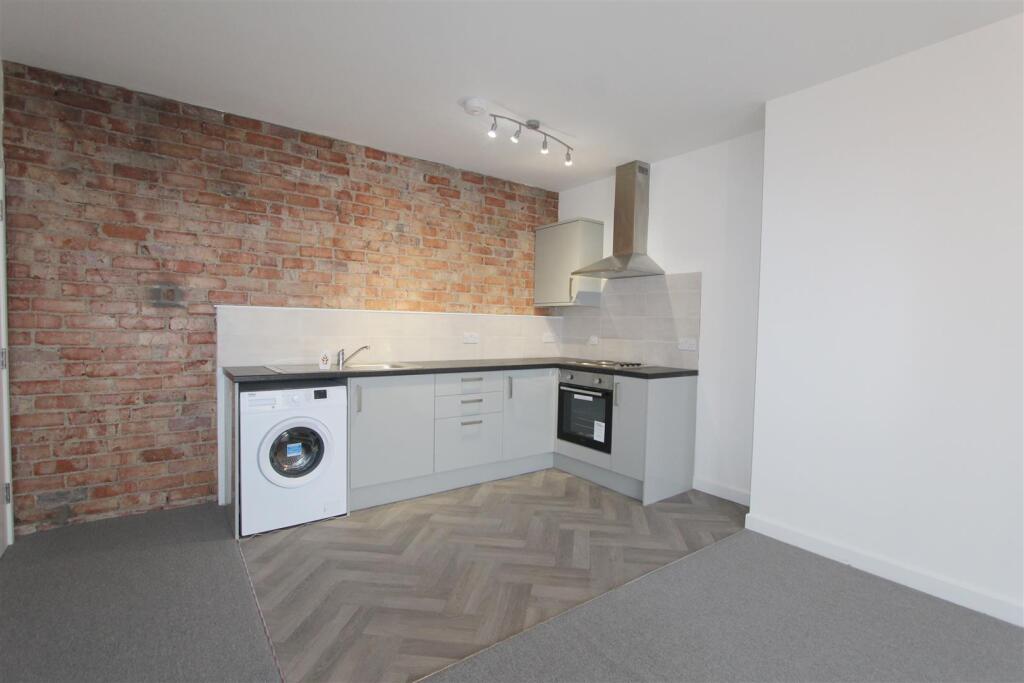 2 bed 1st Floor Flat for rent in Lytham St Anne's. From County Estate Agents Ltd - Lytham Saint Annes