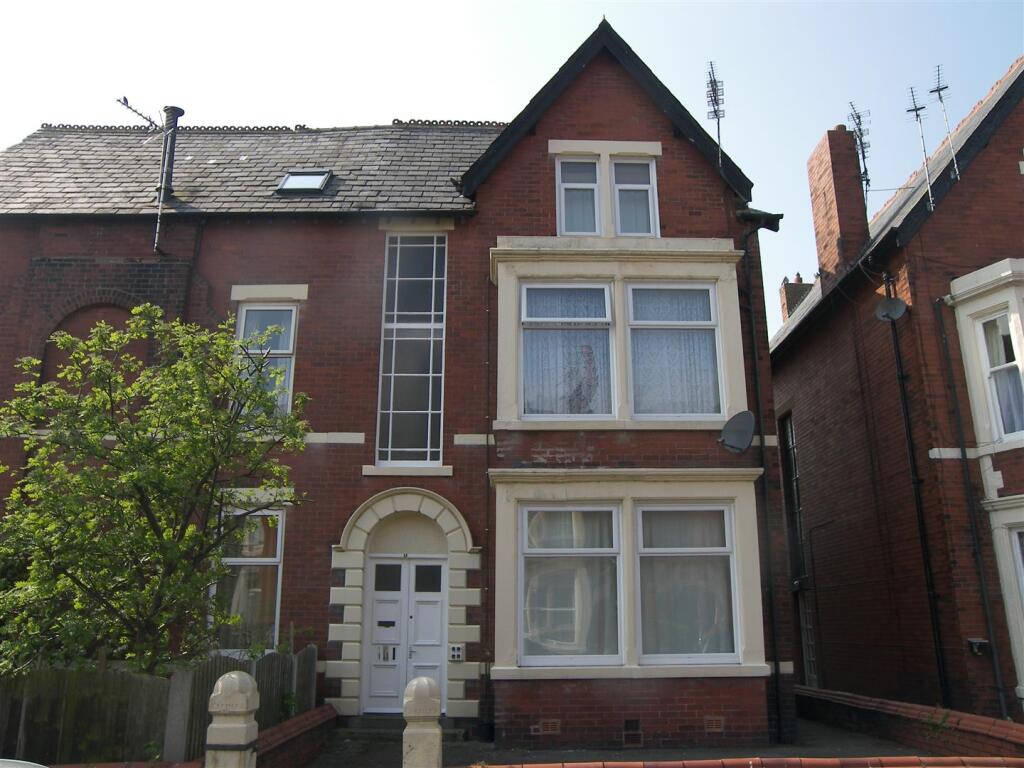 1 bed 1st Floor Flat for rent in Moss Side. From County Estate Agents Ltd - Lytham Saint Annes