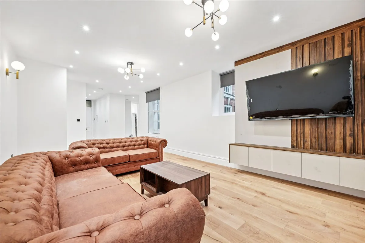 3 bed apartment for rent in London. From YPP - Sheffield
