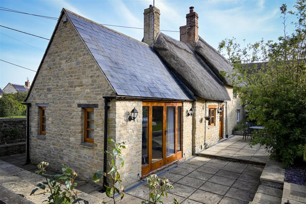 2 bed Detached for rent in Bicester. From Manor Oxford