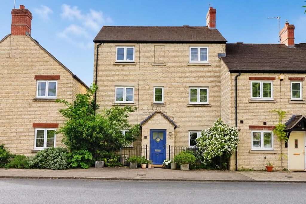 2 bed End of Terrace for rent in Witney. From Manor Oxford