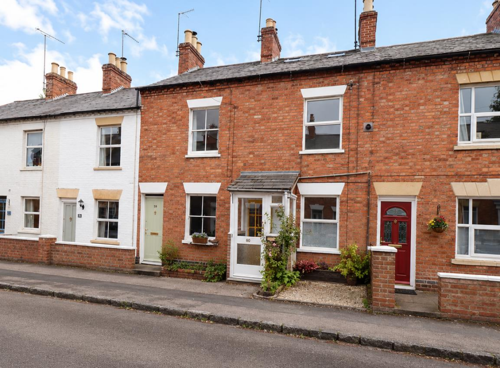 3 bed Mid Terraced House for rent in Banbury. From Manor Oxford 3 bed Mid Terraced House for rent in Banbury. From Manor Oxford