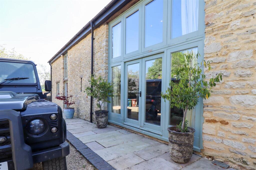 5 bed Detached for rent in Hethe. From Manor Oxford 5 bed Detached for rent in Hethe. From Manor Oxford