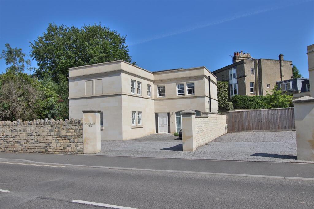 4 bed Detached for rent in Bath. From Aspire to Move