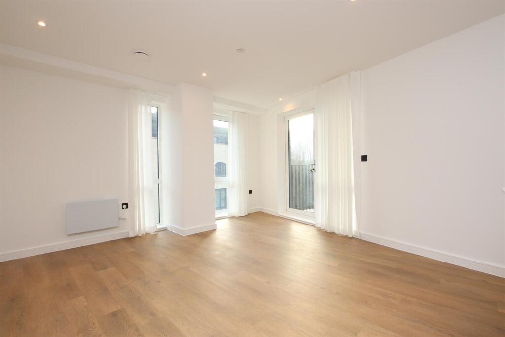 2 bed 1st Floor Flat for rent in Bath. From Aspire to Move