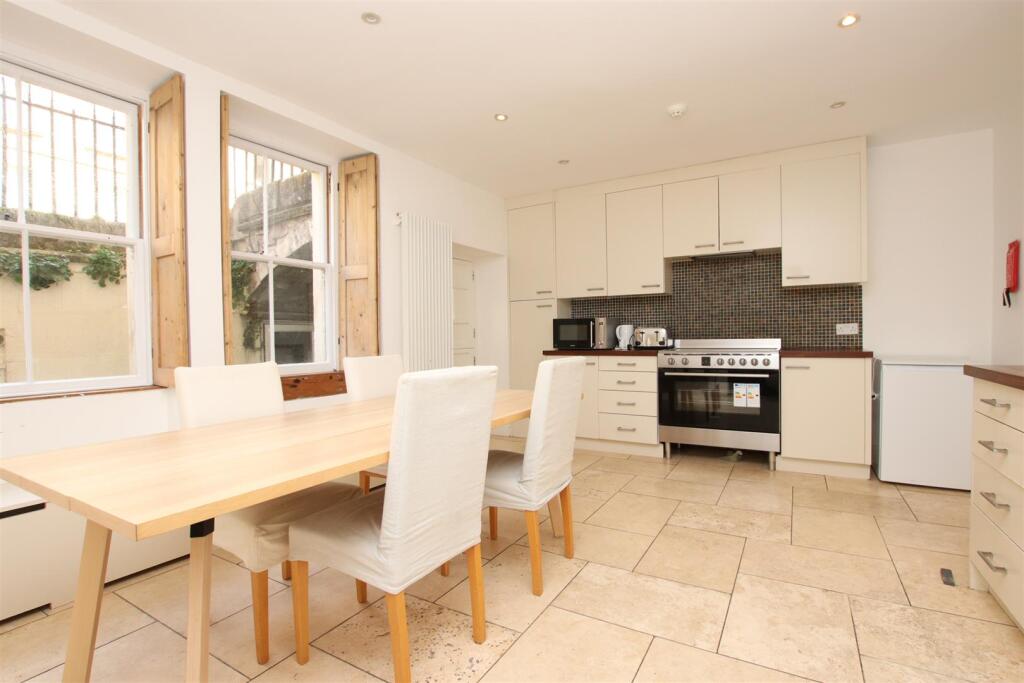 6 bed Detached for rent in Bath. From Aspire to Move