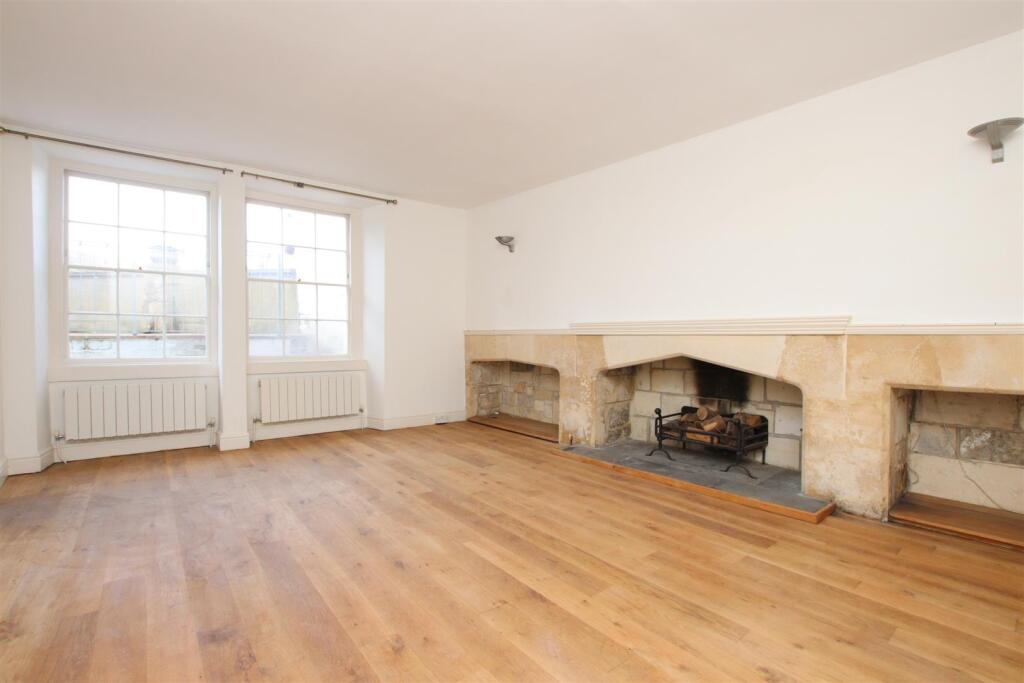 2 bed 1st Floor Flat for rent in Bath. From Aspire to Move
