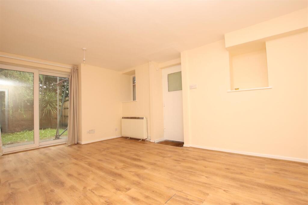 1 bed 1st Floor Flat for rent in Bath. From Aspire to Move 1 bed 1st Floor Flat for rent in Bath. From Aspire to Move