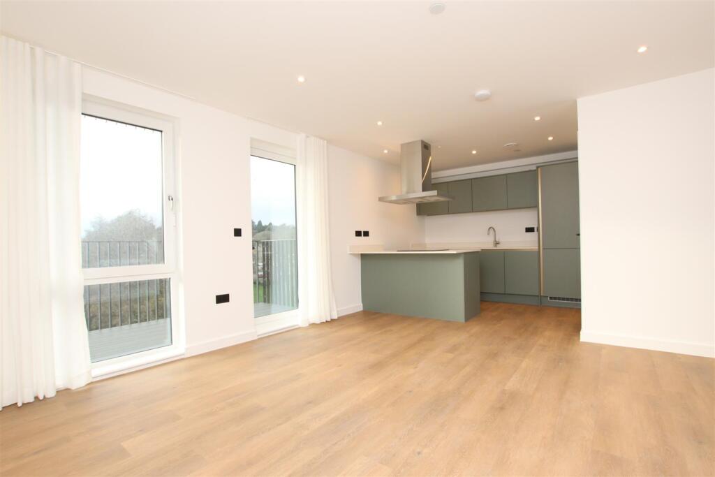 2 bed 1st Floor Flat for rent in Bath. From Aspire to Move