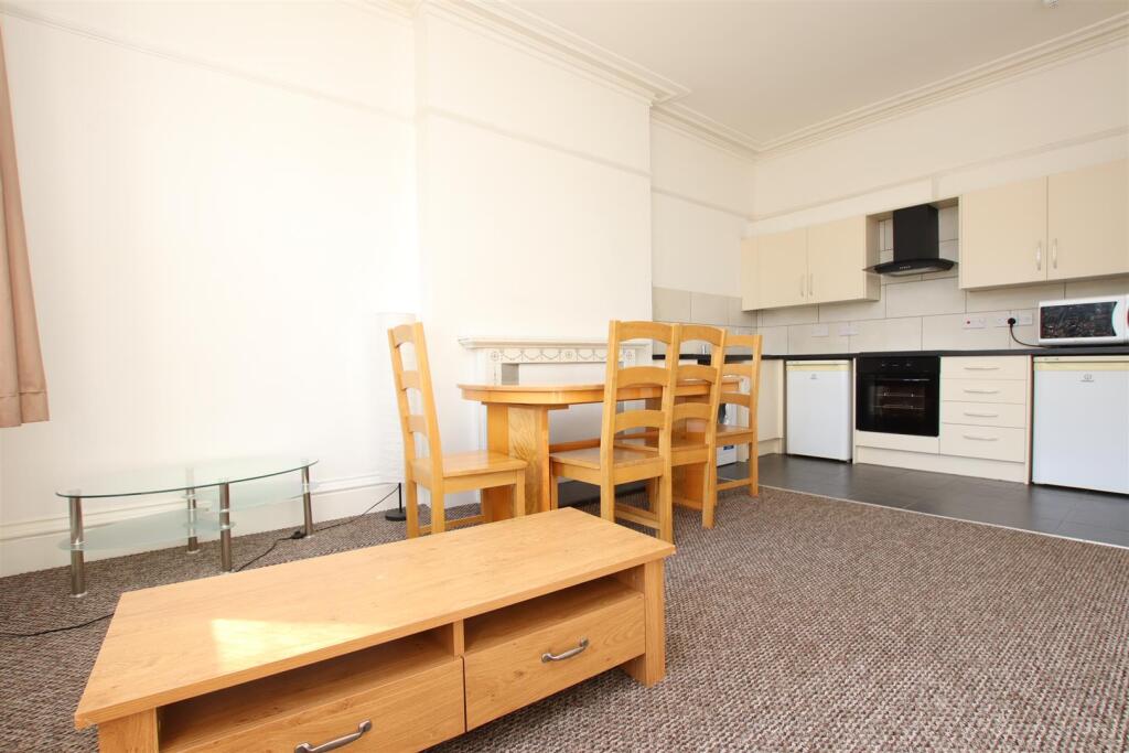 2 bed 1st Floor Flat for rent in Bristol. From Aspire to Move