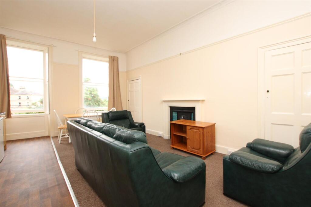 2 bed 1st Floor Flat for rent in Bath. From Aspire to Move