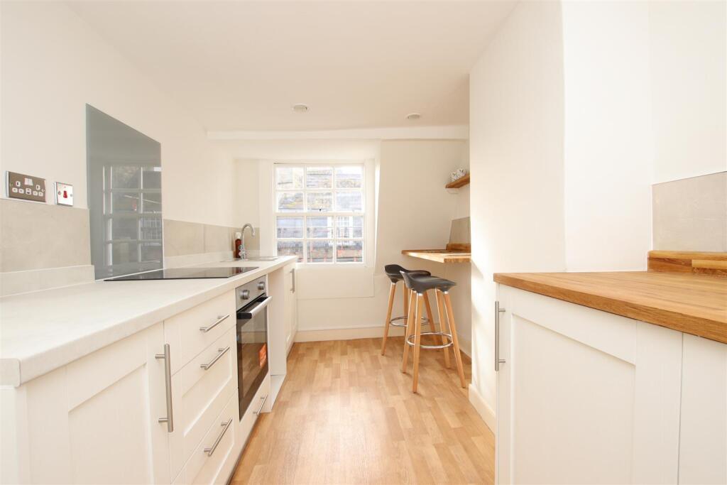 1 bed 1st Floor Flat for rent in Upper Swainswick. From Aspire to Move