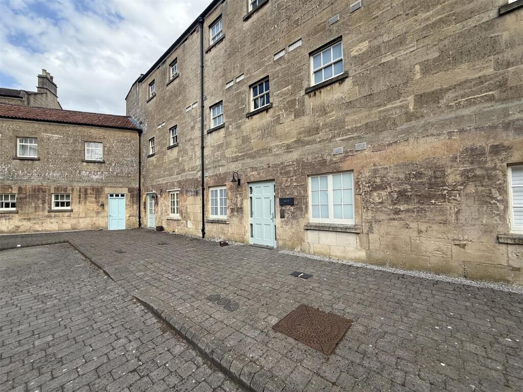 2 bed Apartment for rent in Southstoke. From Aspire to Move