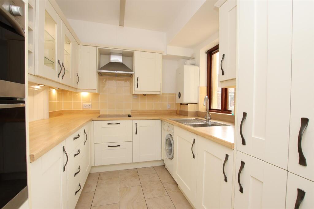 3 bed Apartment for rent in Bath. From Aspire to Move