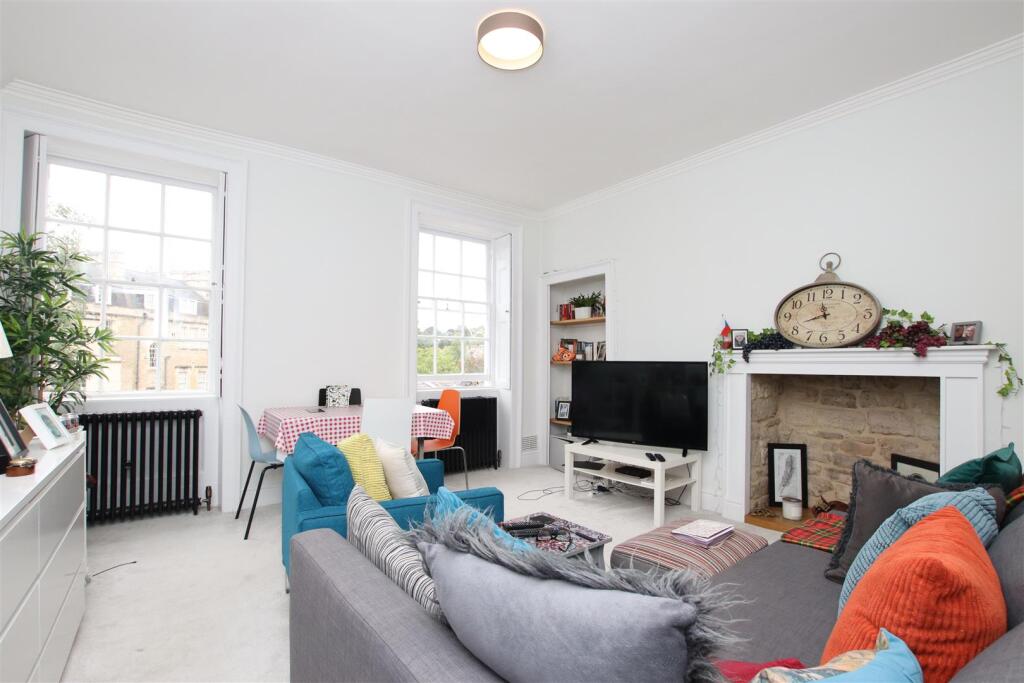 2 bed 1st Floor Flat for rent in Upper Swainswick. From Aspire to Move