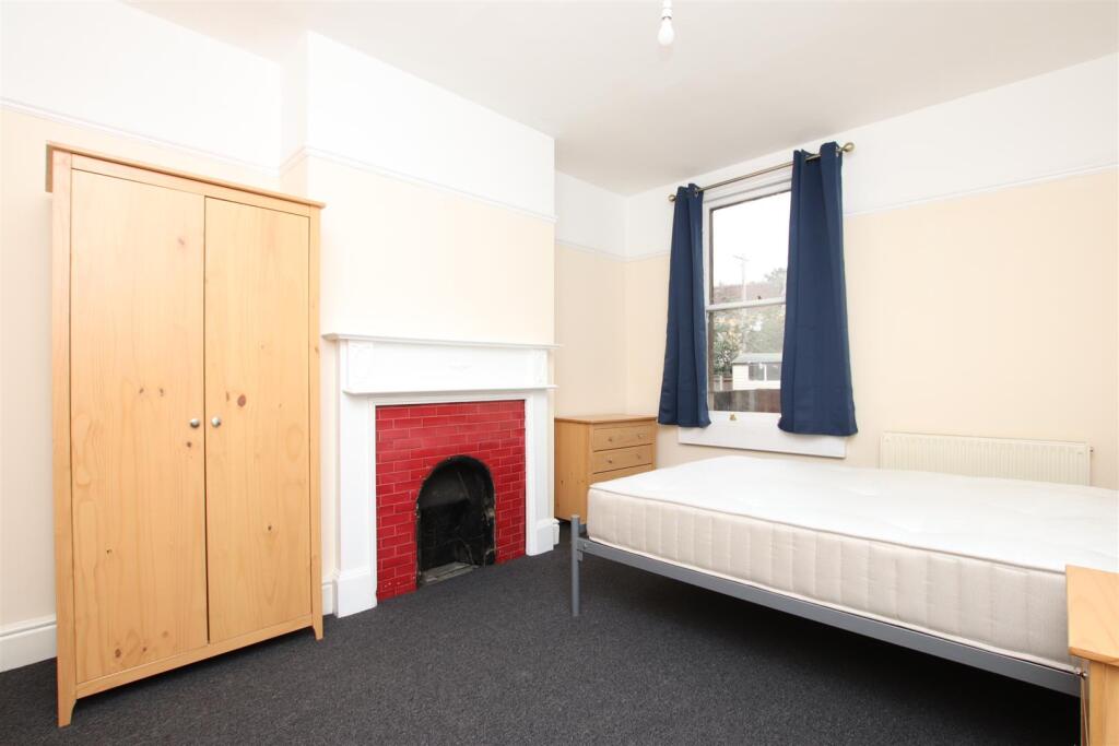 2 bed 1st Floor Flat for rent in Kelston. From Aspire to Move 2 bed 1st Floor Flat for rent in Kelston. From Aspire to Move