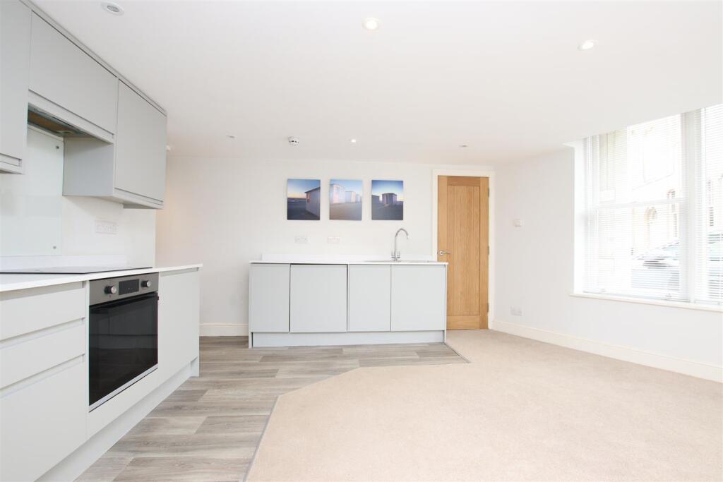 2 bed Apartment for rent in Southstoke. From Aspire to Move