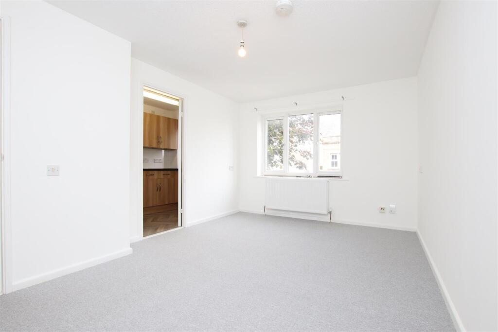 1 bed 1st Floor Flat for rent in Frome. From Aspire to Move 1 bed 1st Floor Flat for rent in Frome. From Aspire to Move