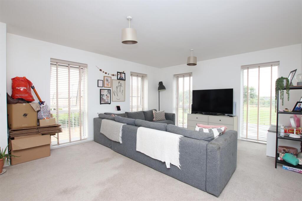 2 bed 1st Floor Flat for rent in Southstoke. From Aspire to Move