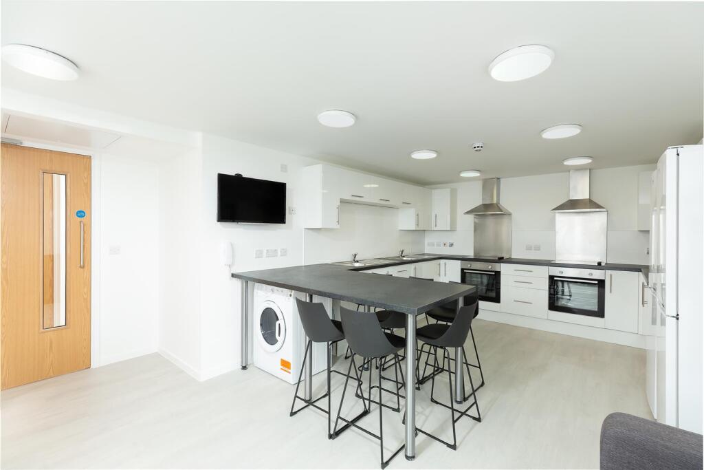 7 bed 1st Floor Flat for rent in Southstoke. From Aspire to Move 7 bed 1st Floor Flat for rent in Southstoke. From Aspire to Move