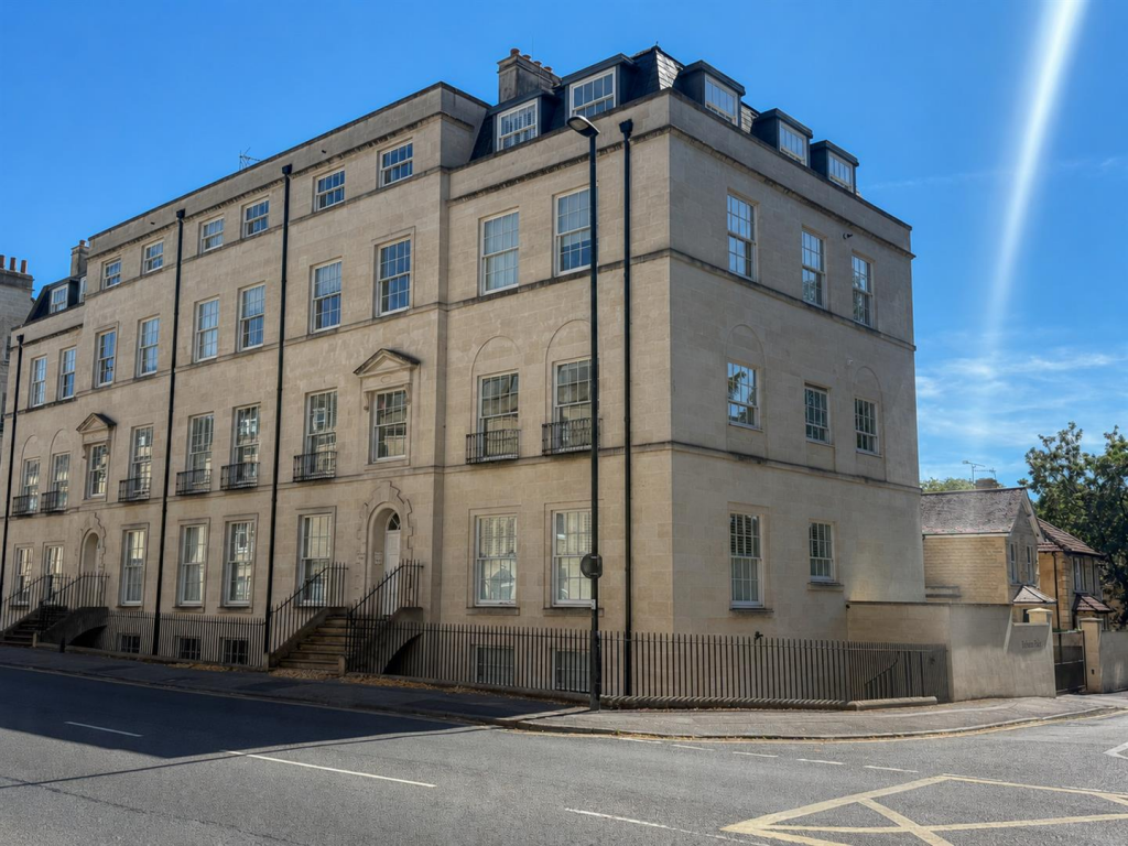 2 bed 1st Floor Flat for rent in Bath. From Aspire to Move