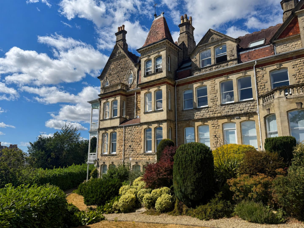 2 bed 1st Floor Flat for rent in Upper Swainswick. From Aspire to Move 2 bed 1st Floor Flat for rent in Upper Swainswick. From Aspire to Move