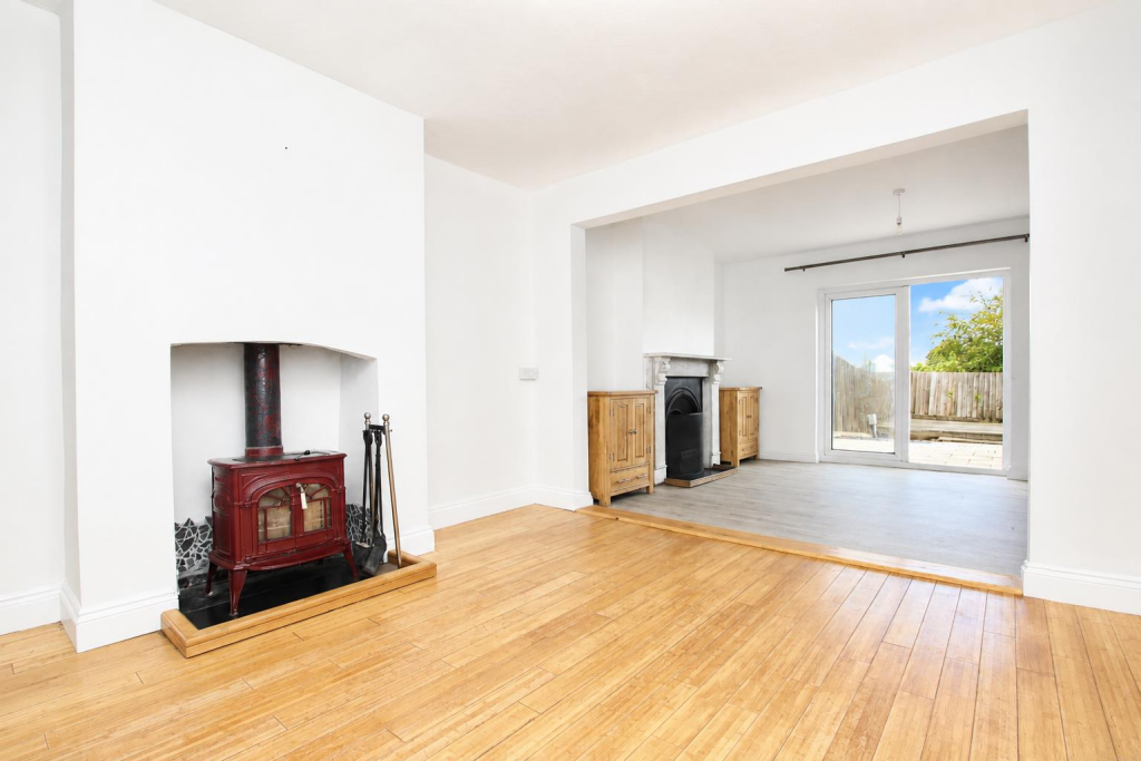 3 bed Mid Terraced House for rent in Peasedown St John. From Aspire to Move 3 bed Mid Terraced House for rent in Peasedown St John. From Aspire to Move