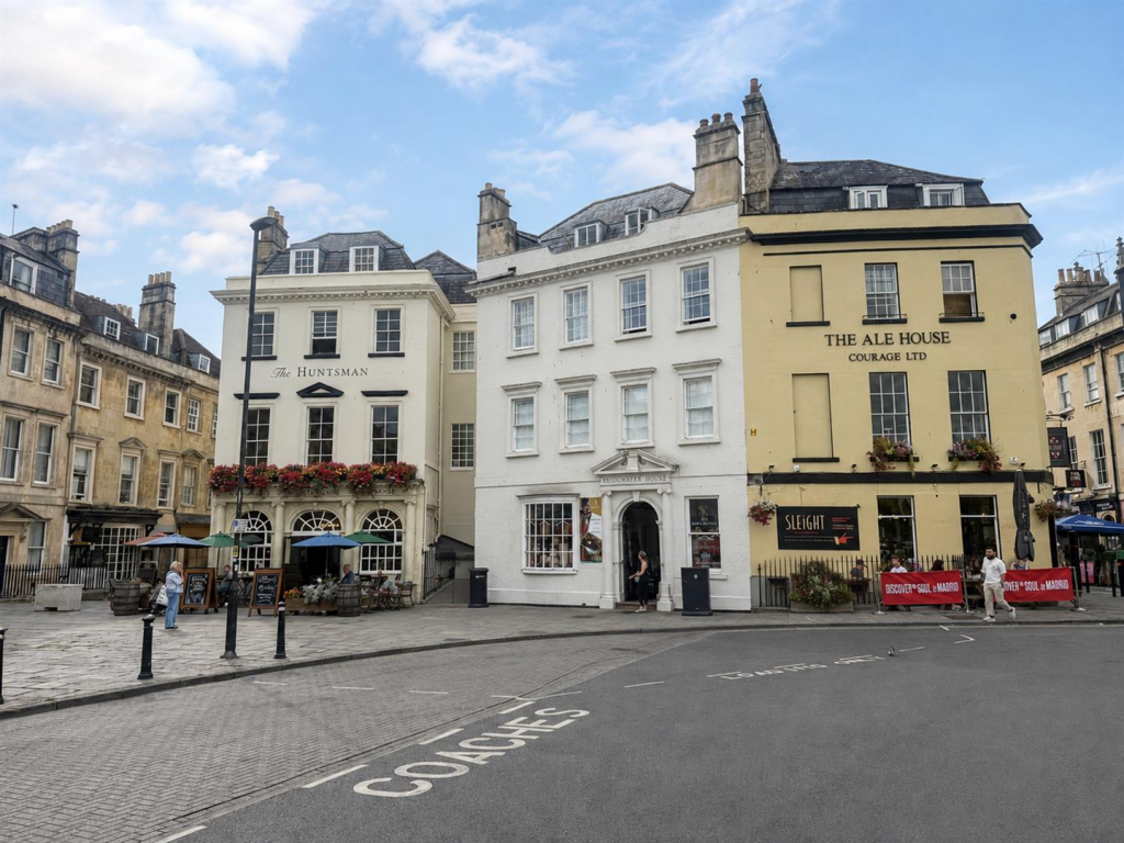 2 bed 1st Floor Flat for rent in Upper Swainswick. From Aspire to Move 2 bed 1st Floor Flat for rent in Upper Swainswick. From Aspire to Move