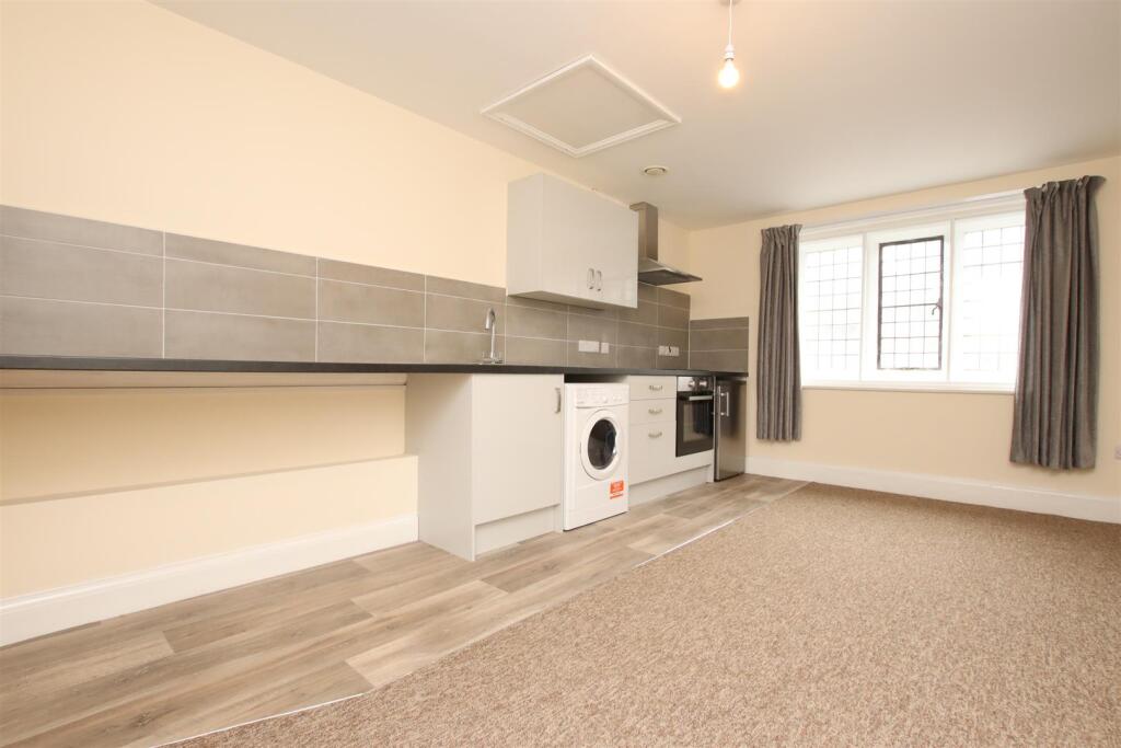 1 bed 1st Floor Flat for rent in Kelston. From Aspire to Move