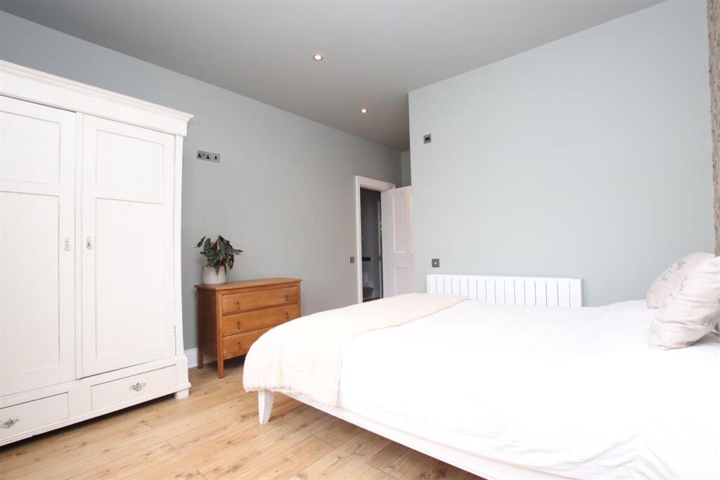 2 bed Apartment for rent in Upper Swainswick. From Aspire to Move 2 bed Apartment for rent in Upper Swainswick. From Aspire to Move