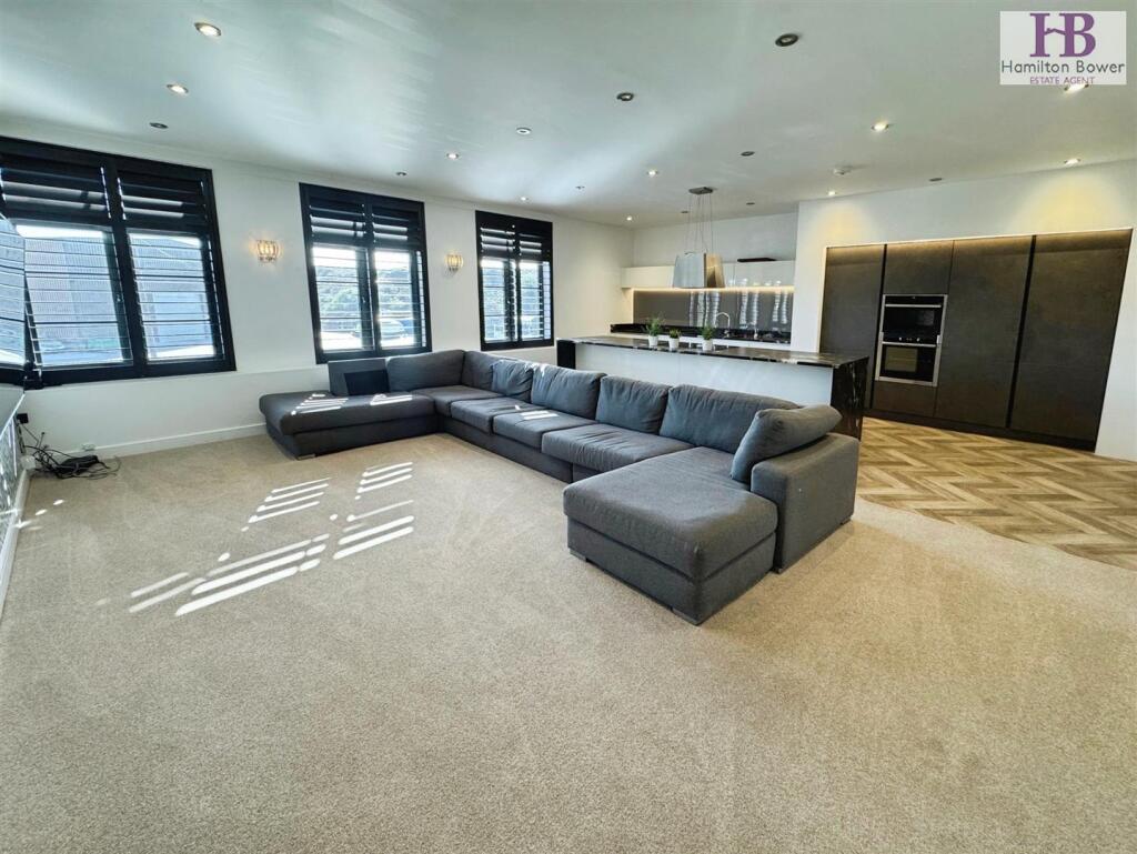 4 bed Apartment for rent in Halifax. From Hamilton Bower - Northowram