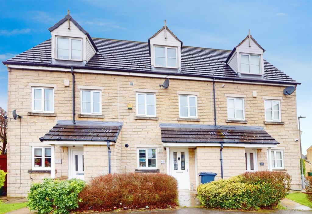 3 bed Town House for rent in Bradford. From Hamilton Bower - Northowram