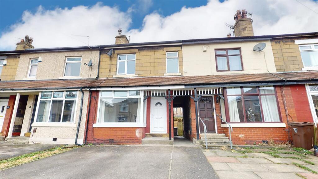 3 bed Mid Terraced House for rent in Bradford. From Hamilton Bower - Northowram 3 bed Mid Terraced House for rent in Bradford. From Hamilton Bower - Northowram
