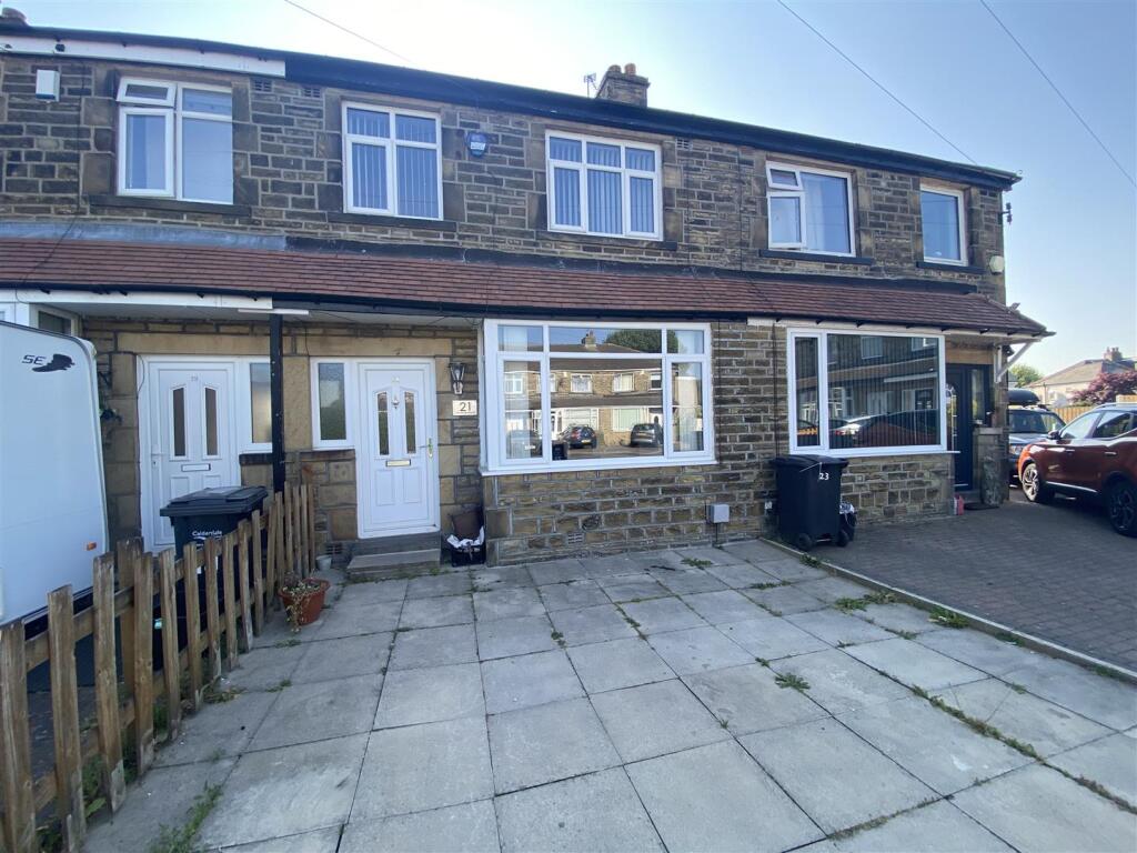 3 bed Mid Terraced House for rent in Halifax. From Hamilton Bower - Northowram