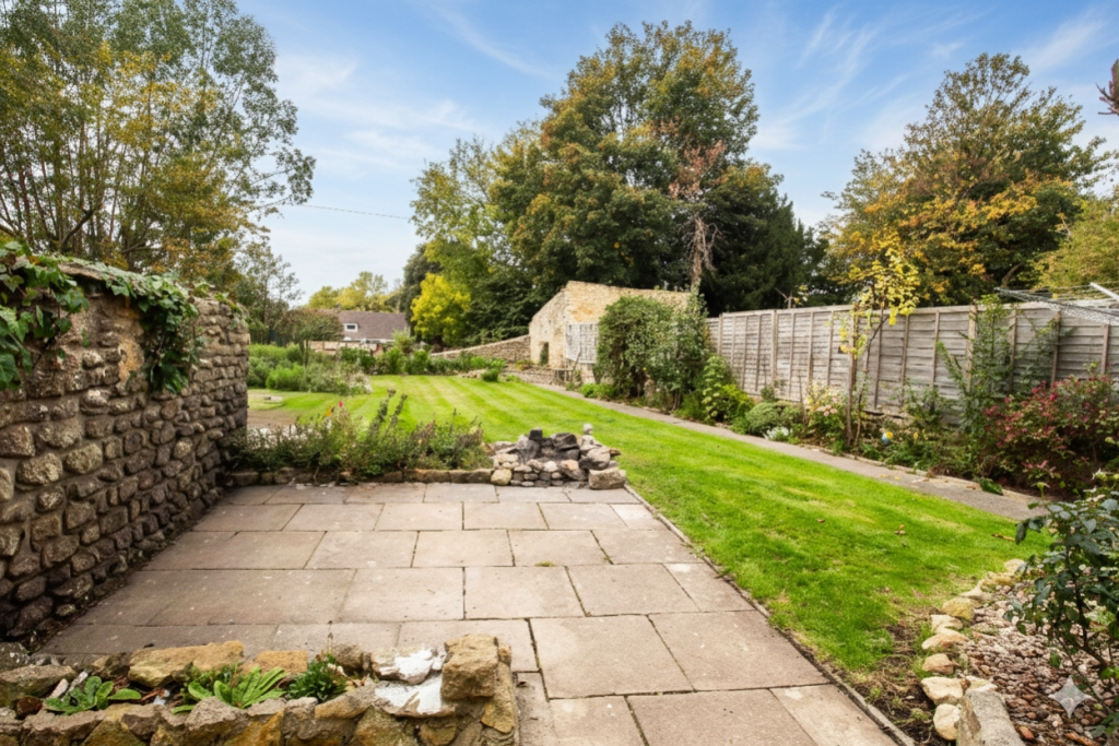 3 bed Annexe for rent in Sherborne. From EweMove - North East England