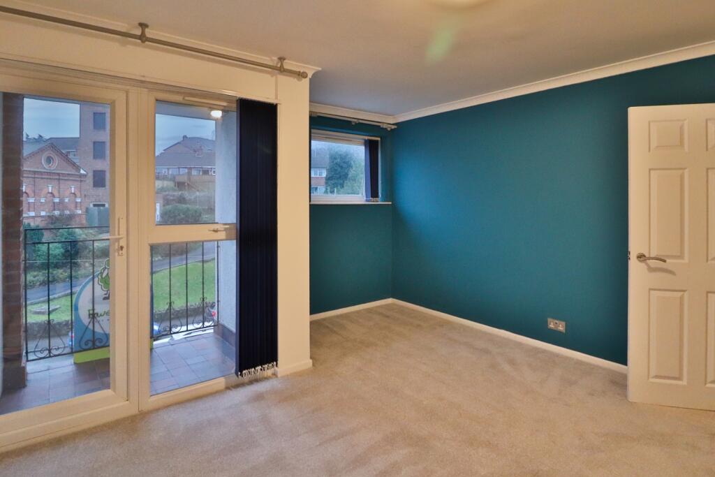 2 bed 1st Floor Flat for rent in Great Malvern. From EweMove - Covering Yorkshire