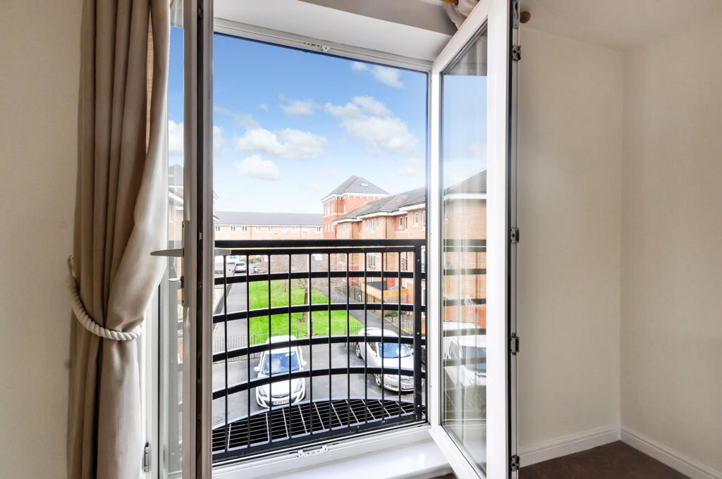 2 bed Apartment for rent in Swindon. From EweMove - Covering Yorkshire