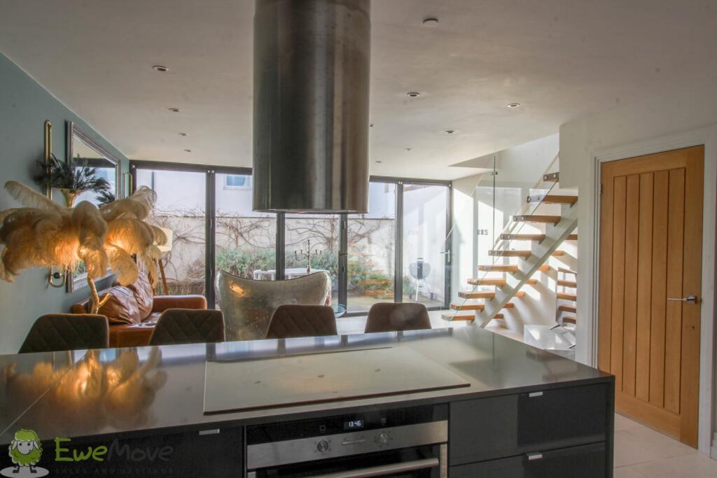 2 bed Semi Detached for rent in Cheltenham. From EweMove - Covering Yorkshire