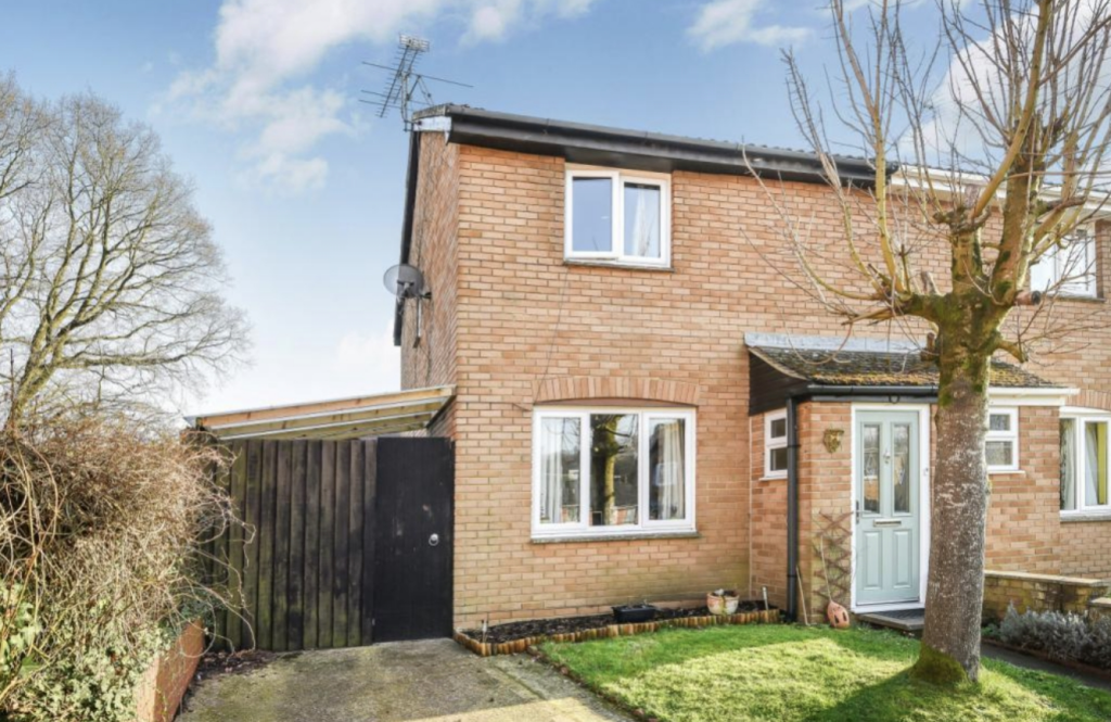 3 bed Mid Terraced House for rent in Salisbury. From EweMove - Covering Yorkshire